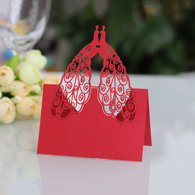 50 tk Mitmevärviline paabulinnumustriga tabeli nimi Külaliste kohakaardid Laserlõikega teenetekaunistus Pulmatarbed Istekaunistus