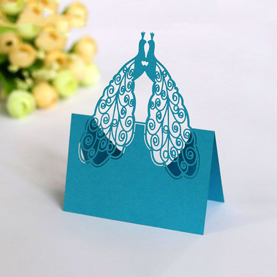 50 tk Mitmevärviline paabulinnumustriga tabeli nimi Külaliste kohakaardid Laserlõikega teenetekaunistus Pulmatarbed Istekaunistus