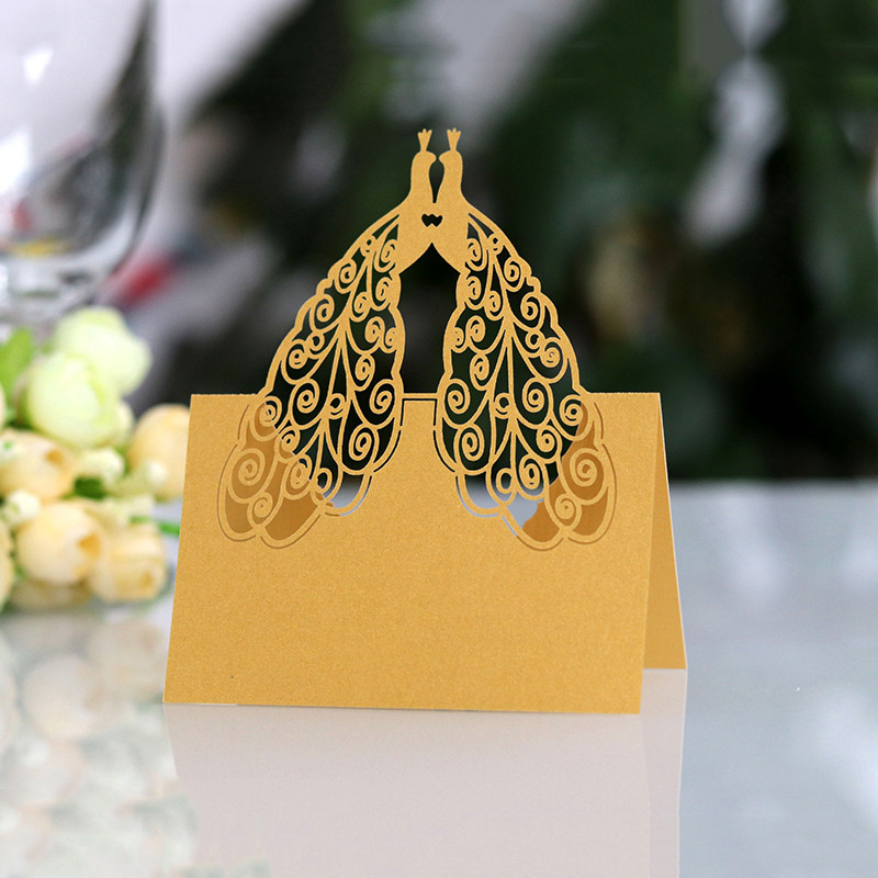 50 tk Mitmevärviline paabulinnumustriga tabeli nimi Külaliste kohakaardid Laserlõikega teenetekaunistus Pulmatarbed Istekaunistus