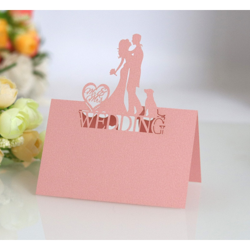 50 tk hulgimüügilaua numbrikaardihoidja Luksuslik armastav pruudi ja peigmehe pulmakaart logoga õõnestatud nimekaardi trükkimine