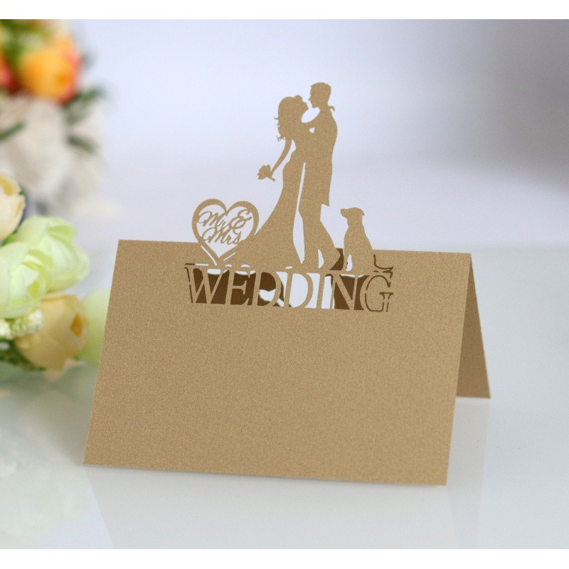 50 tk hulgimüügilaua numbrikaardihoidja Luksuslik armastav pruudi ja peigmehe pulmakaart logoga õõnestatud nimekaardi trükkimine