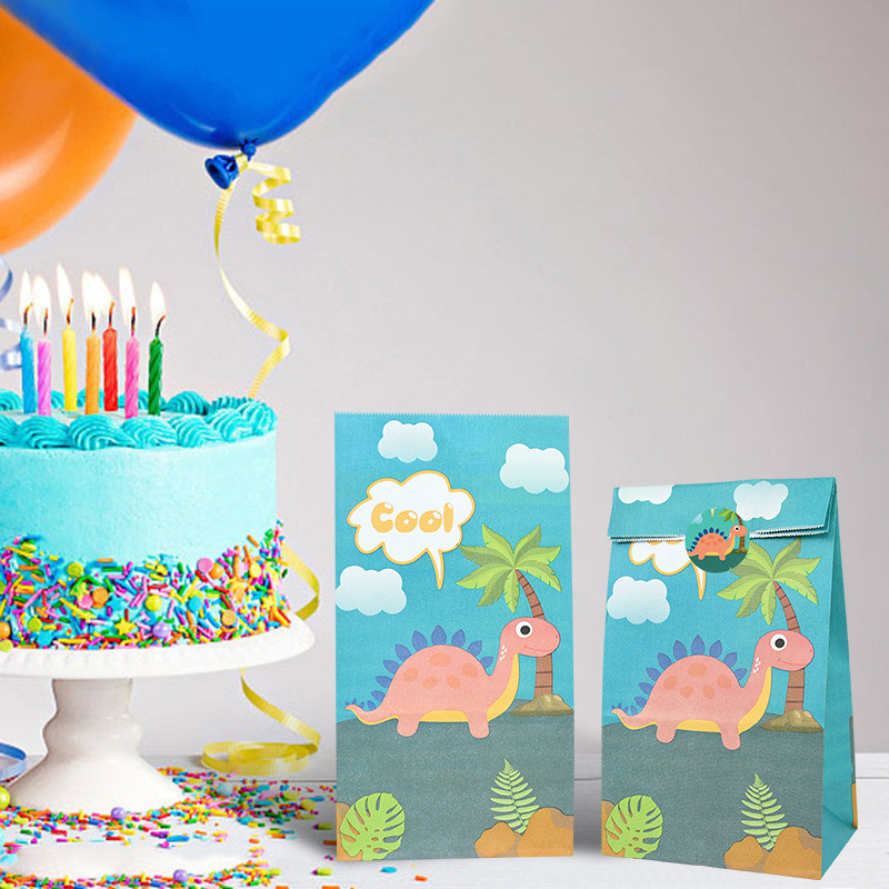 12 τμχ Cartoon Dinosaur Favor Χάρτινες τσάντες με αυτοκόλλητα Dino Roar Birthday Candy packing bags for Kids Jungle Party Supplies