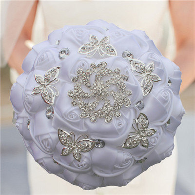 Πολυτελείς καθαρές λευκές ανθοδέσμες γάμου για νύφη και παράνυμφο Εξαιρετικές κορδέλες από στρας, χειροποίητα σκηνικά γάμου