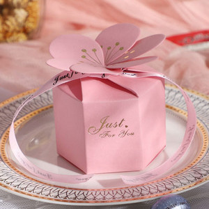 Loominguline kommikarp Pulmasoov Kingipakend Lint šokolaadiküpsis Punased kotid Baby Shower Piduliku sünnipäevapeo tarvikud