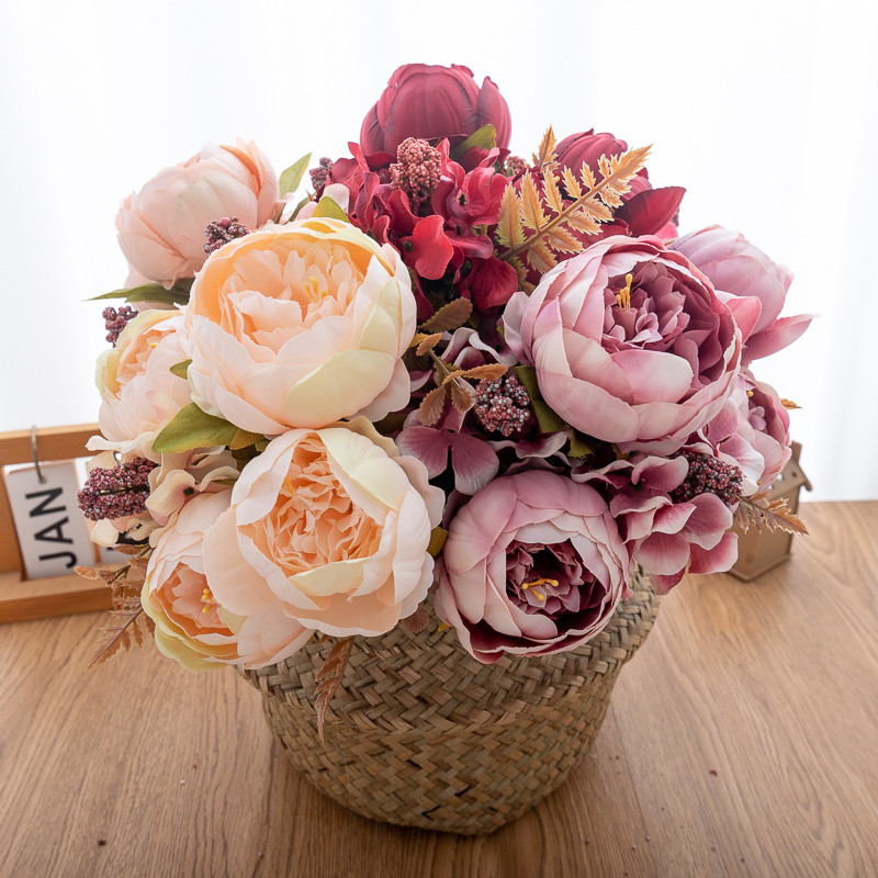 Vintage kunstlill Klassikaline Euroopa stiilis pojeng Kvaliteetne Bright Rose Kodupeo siidist pulmapeolaua kaunistus