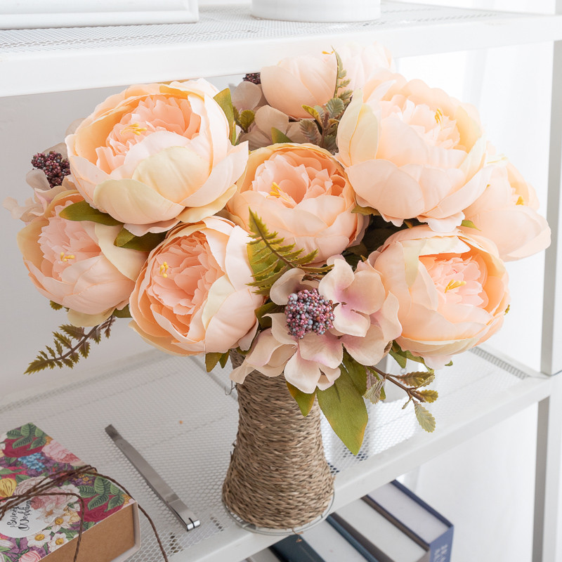 Vintage kunstlill Klassikaline Euroopa stiilis pojeng Kvaliteetne Bright Rose Kodupeo siidist pulmapeolaua kaunistus