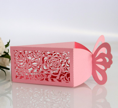 Laser-aknavõre rooside kinkekarbid kommikolmnurga paberist liblikas pakkekarpide hulgimüük pulmapeo uusaastakaunistuseks