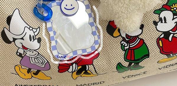 Naiste kosmeetiline võtmehoidja peegel