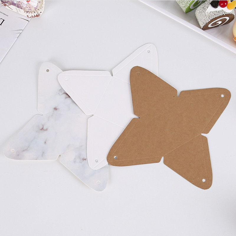 25/50 tk kolmnurkne marmorjas šokolaadikommikarp Kingikarp Baby Shower pakend Sünnipäeva jõulupeo soosimine Pulmakaunistus