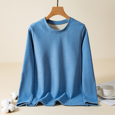 Μονόχρωμη γυναικεία μπλούζα με οβάλ λαιμόκοψη