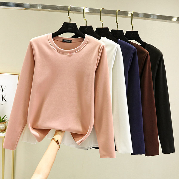 Ühevärviline pikkade varrukatega ja ovaalse kaelusega naiste pluus