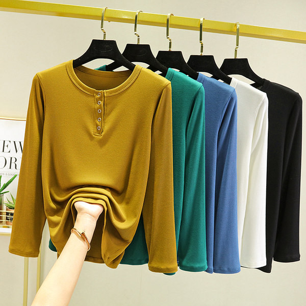 Bluză casual cu nasturi și decolteu oval