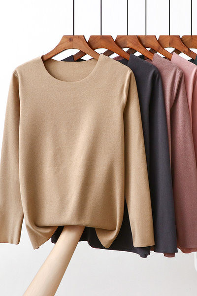 Ženska jesensko-zimska bluza dugih rukava i ovalnog izreza