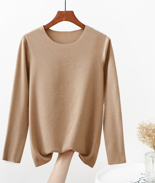 Ženska jesensko-zimska bluza dugih rukava i ovalnog izreza