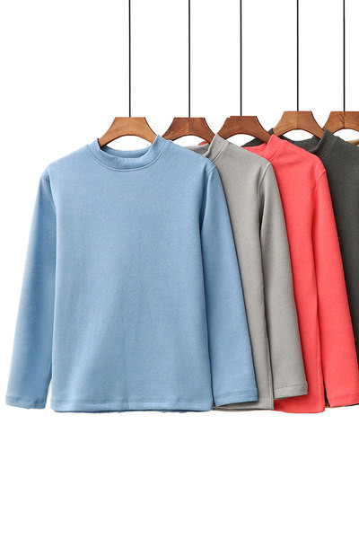 Bluză de damă simplă cu decolteu oval