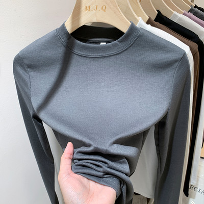 Liibuv naiste ovaalse kaelusega pluus