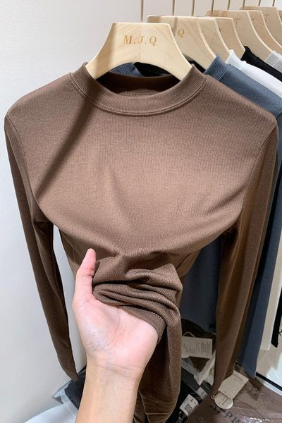 Liibuv naiste ovaalse kaelusega pluus