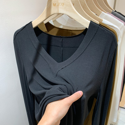 Bluză de damă cu decolteu ascuțit - trei culori