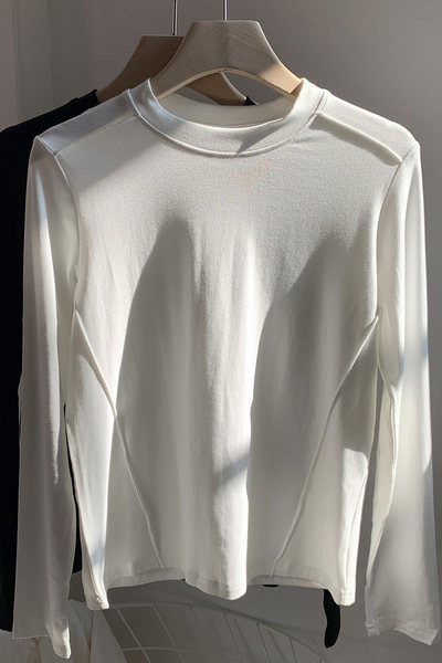 Bluza de dama model curat cu maneci lungi si decolteu oval