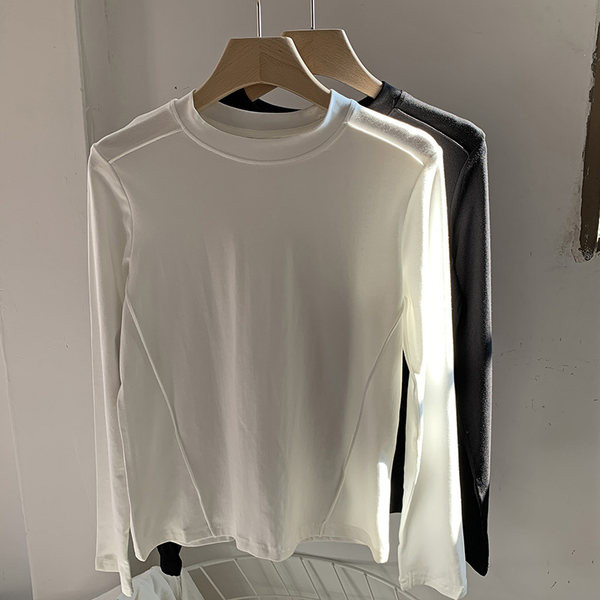 Bluza de dama model curat cu maneci lungi si decolteu oval