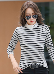 Bluză de damă în dungi cu căptușeală caldă și inscripție