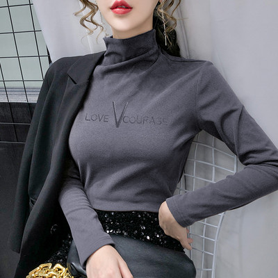 Μοντέρνα γυναικεία μπλούζα με γιακά πόλο και επιγραφή