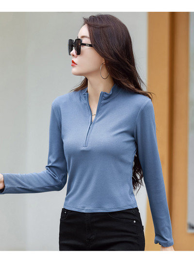 Naiste vabaaja lukuga pluus