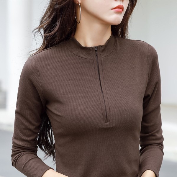 Naiste vabaaja lukuga pluus