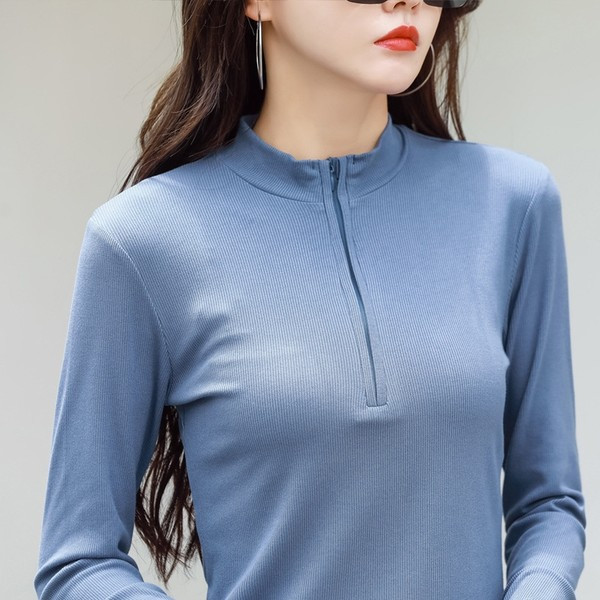 Naiste vabaaja lukuga pluus