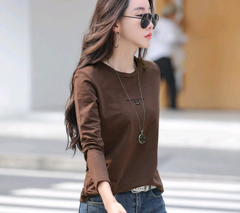 Naiste vabaaja pluus ümara kaelusega ja pikkade varrukatega