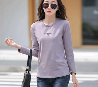 Naiste vabaaja pluus ümara kaelusega ja pikkade varrukatega