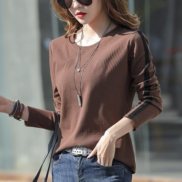 Bluză de damă în dungi cu mânecă lungă