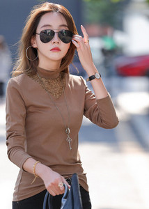 Ženska moderna bluza s čipkom i toplom postavom