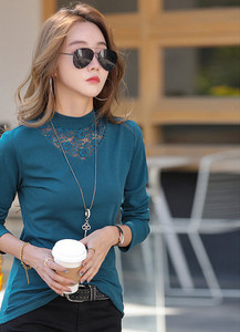 Ženska moderna bluza s čipkom i toplom postavom