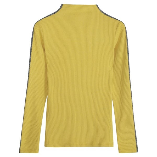 Bluză de damă cu guler înalt și cu margini