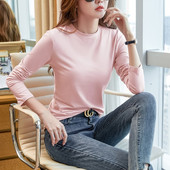 Bluză de damă de culoare uni cu decolteu rotund și mâneci lungi