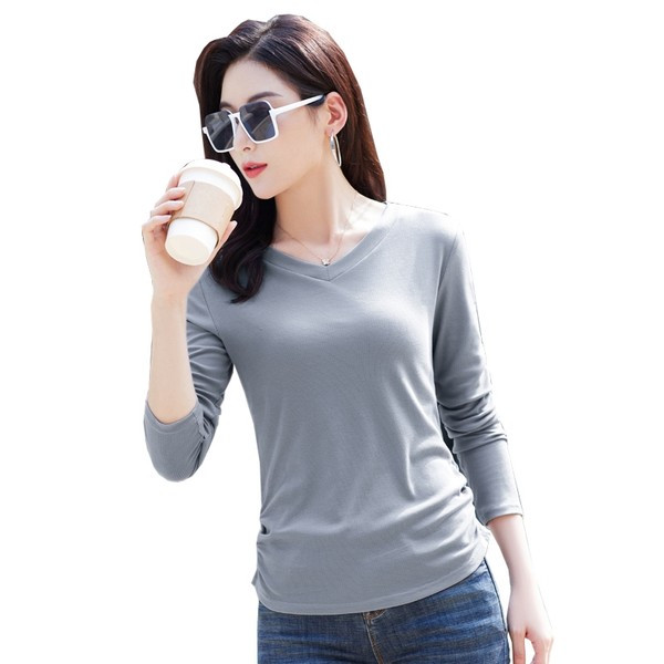 Bluză cu mâneci lungi și decolteu în V