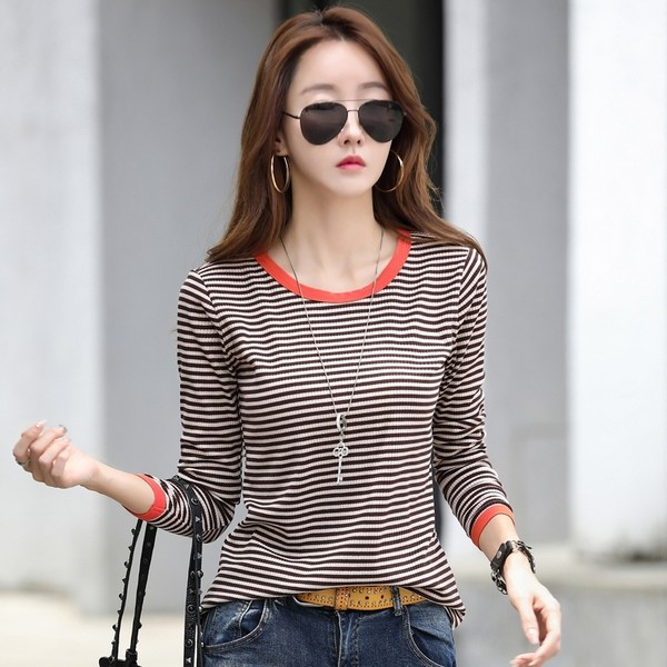 Bluză casual de damă cu decolteu oval