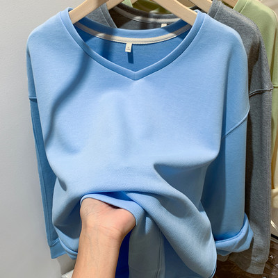 Bluză de damă elegantă, cu mâneci lungi și decolteu în V