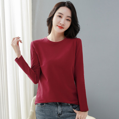 Puhas ovaalse kaelusega naistepluus