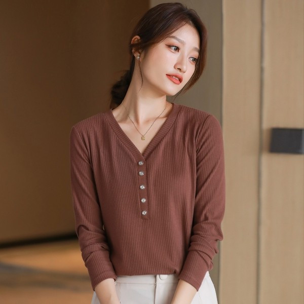 Igapäevane terava kaelusega naiste pluus - mitut värvi