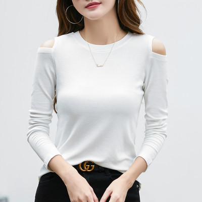 Bluză cu umerii deschiși și mâneci lungi