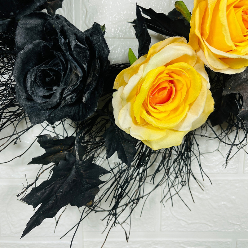 Helovīna rotājums priekšdurvju sienas kamīna galvaskausa kļavu vainagam ar LED gaismām Gotiski rāpojošs melns spalvu vītnes dekors