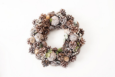 Ziemassvētku rotājumi vainags Mājas durvis Sienas Svētku piederumi Ar rokām darināti vainagi Vītnes Apaļa dizaina priedes čiekurs