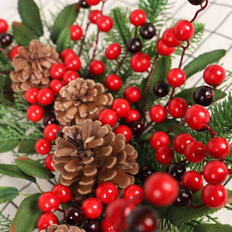 Simulācija Ziemassvētku priežu čiekuri vainags sarkanas ogas durvju izkārtojums mājas dekorācijas gredzens daļēji rotangpalmas stīpa vītnes ballīte