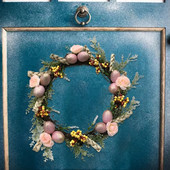 Coroană de trandafiri inel de fier de 21,6 inci Coroană de ouă de Paște de primăvară cu ouă artificiale Flori sălbatice și frunze verzi Ușa din față A0KF