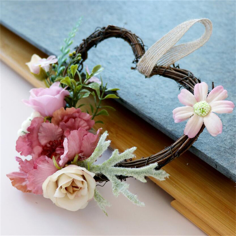 Decorarea casei, în formă de inimă, ghirlanda de amplasare a plantelor verzi, sufragerie, agățată pe perete de interior, decorațiuni pentru uși de nuntă.