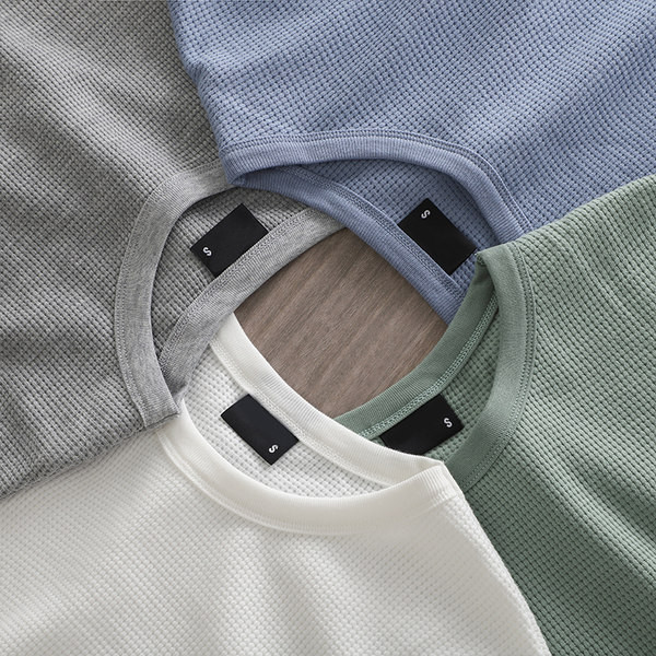 Ühevärviline meeste pikkade varrukatega pluus