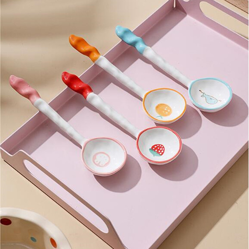 Lingură minunată din ceramică, desene desenate japoneze pictate manual, lingură de desert pentru uz casnic, mâner lung pentru copii, lingură mică pentru supă pentru mâncare și băutură