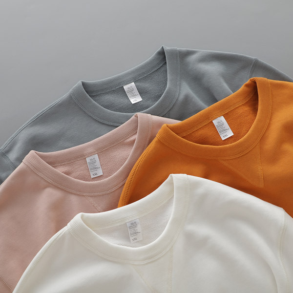 Bluză bărbătească curată – cu decolteu oval